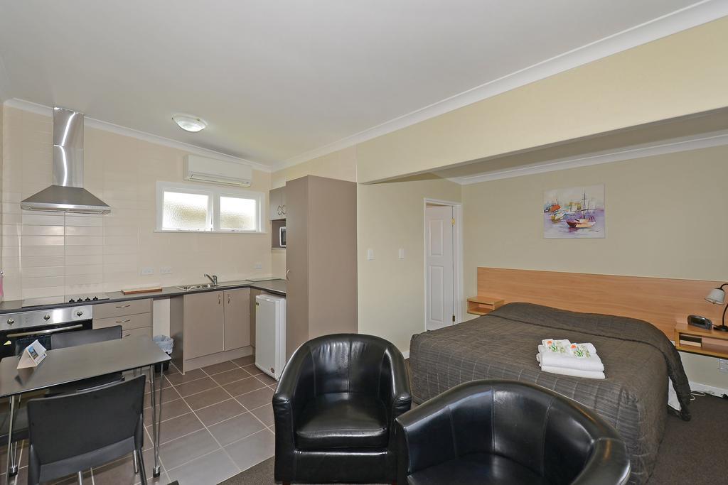 Trentham Motel Upper Hutt Extérieur photo